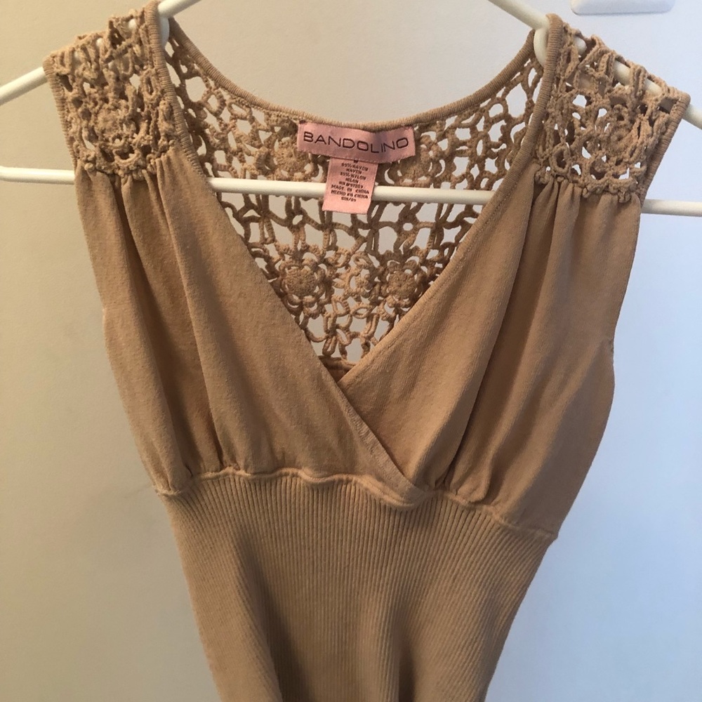 Fitted sleeves top